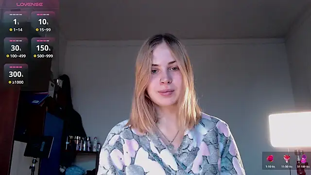 Snapshot of Alismoona chatting on 11/28/25, 08:39 Alismoona online show from 11/28/25, 08:39