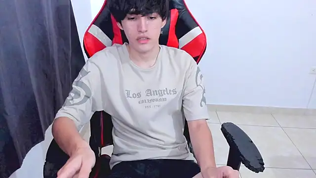 Snapshot of eren_188 chatting on 10/31/25, 07:15 eren 188 online show from 10/31/25, 07:15