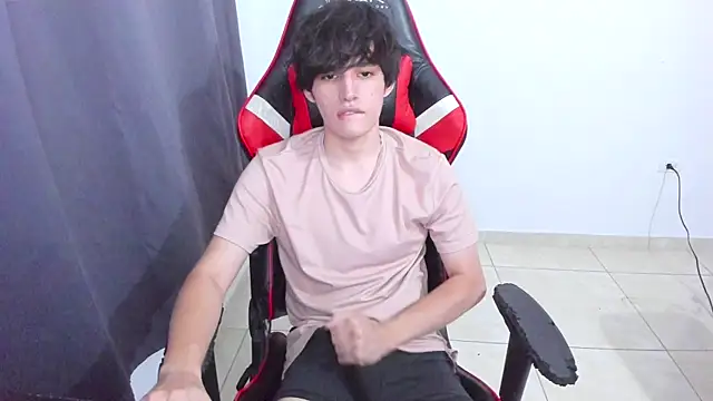 Snapshot of eren_188 chatting on 11/04/25, 03:27 eren 188 online show from 11/04/25, 03:27