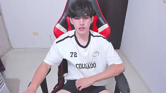 Snapshot of eren_188 chatting on 12/18/25, 03:56 eren 188 online show from 12/18/25, 03:56