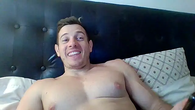 luca23millo90 online show from 09/13/25, 03:06