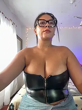 samanthahut1 online show from 09/28/25, 04:56