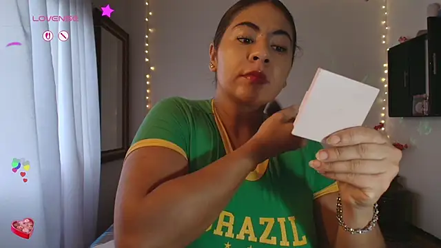 samanthahut1 online show from 10/14/25, 09:26