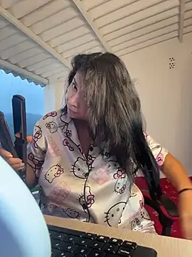 samanthahut1 online show from 04/15/26, 11:17