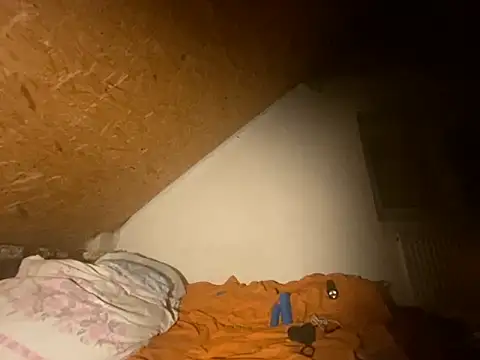 Snapshot of Salon1986 chatting on 10/12/25, 12:53 Salon1986 online show from 10/12/25, 12:53