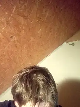 Snapshot of Salon1986 chatting on 10/22/25, 10:53 Salon1986 online show from 10/22/25, 10:53