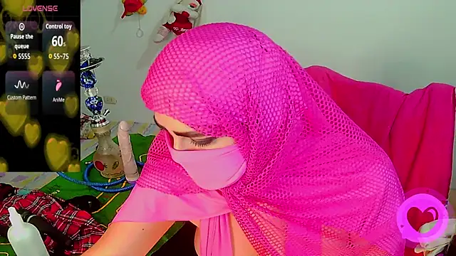 SultanaLayla online show from 04/13/26, 08:03