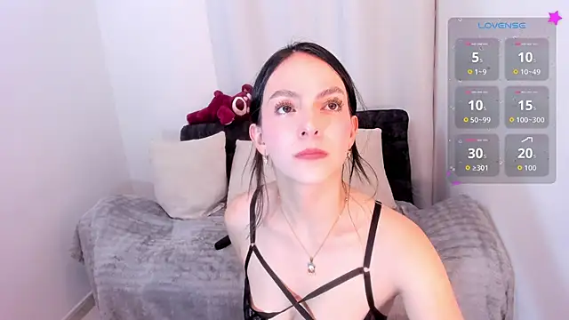 sarah saenz  online show from 05/17/26, 12:41