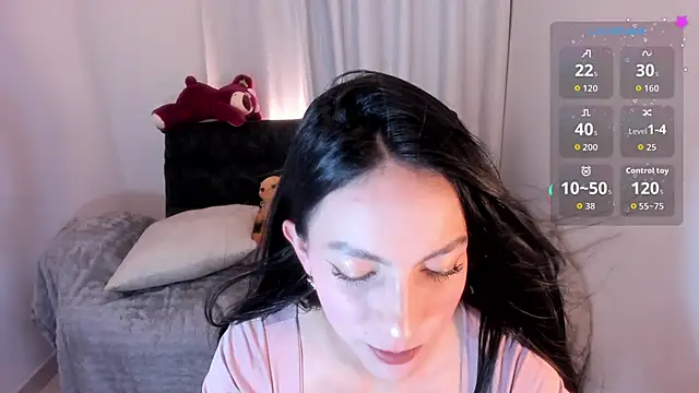 sarah saenz  online show from 05/21/26, 05:36