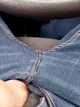 Snapshot of Micki2 chatting on 12/05/25, 01:52 Micki2 online show from 12/05/25, 01:52