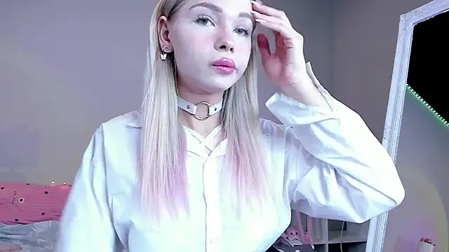 Blondy Fina online show from 03/11/26, 08:31