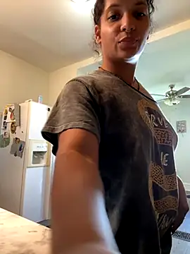 Snapshot of lilcubangoddess chatting on 09/11/25, 03:45 lilcubangoddess online show from 09/11/25, 03:45