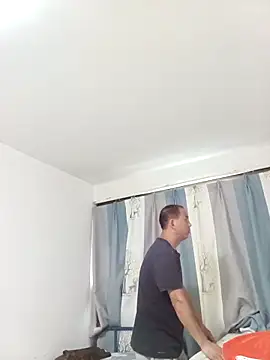 Snapshot of CWQ123 chatting on 09/27/25, 01:21 CWQ123 online show from 09/27/25, 01:21