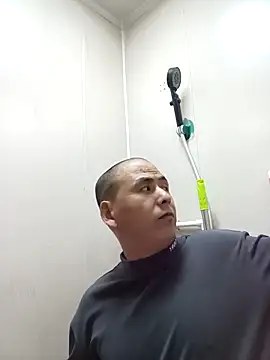 Snapshot of CWQ123 chatting on 10/11/25, 08:24 CWQ123 online show from 10/11/25, 08:24