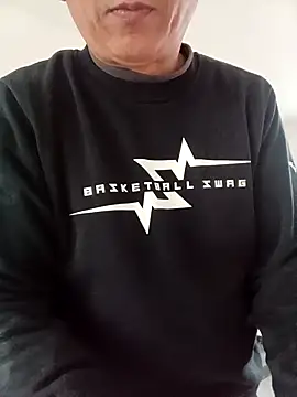 Snapshot of CWQ123 chatting on 11/05/25, 08:14 CWQ123 online show from 11/05/25, 08:14