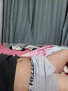 Snapshot of CWQ123 chatting on 11/12/25, 09:47 CWQ123 online show from 11/12/25, 09:47