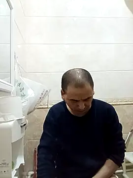 Snapshot of CWQ123 chatting on 11/19/25, 09:37 CWQ123 online show from 11/19/25, 09:37