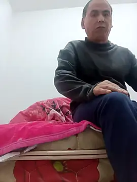 Snapshot of CWQ123 chatting on 11/29/25, 12:02 CWQ123 online show from 11/29/25, 12:02