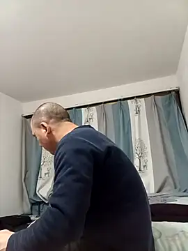 Snapshot of CWQ123 chatting on 12/18/25, 02:23 CWQ123 online show from 12/18/25, 02:23