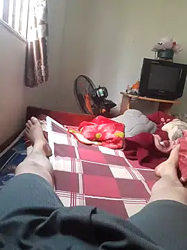 Snapshot of Brongiep chatting on 11/13/25, 05:28 Brongiep online show from 11/13/25, 05:28