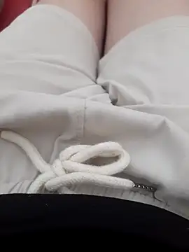 Snapshot of Brongiep chatting on 11/17/25, 09:37 Brongiep online show from 11/17/25, 09:37