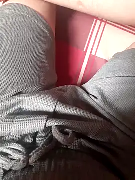 Snapshot of Brongiep chatting on 11/23/25, 05:40 Brongiep online show from 11/23/25, 05:40