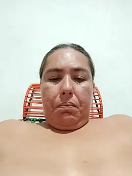 yyuly online show from 10/08/25, 02:14