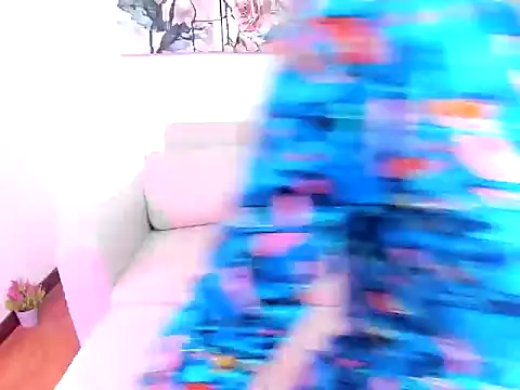 Snapshot of Tania_xw chatting on 10/07/25, 11:51 Tania xw online show from 10/07/25, 11:51