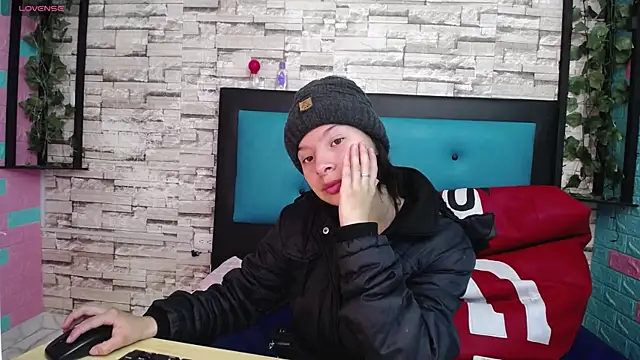 maily can online show from 09/09/25, 12:26