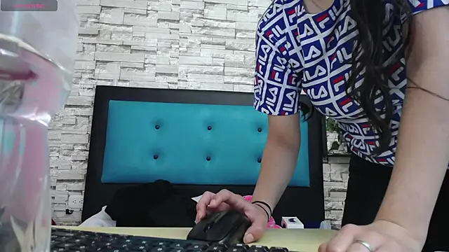 maily can online show from 09/19/25, 12:28