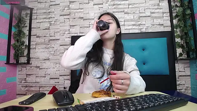 maily can online show from 09/22/25, 12:40