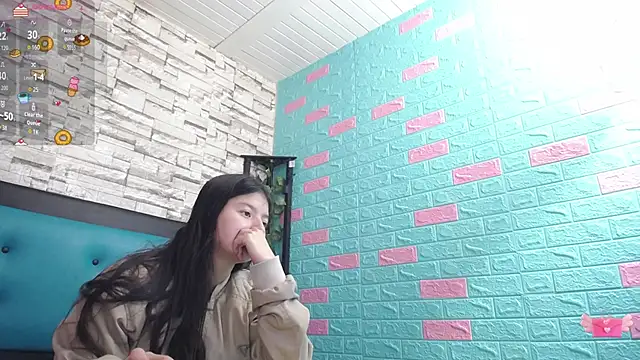 maily can online show from 10/06/25, 12:35