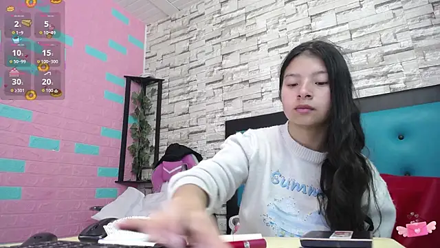 maily can online show from 10/31/25, 12:50