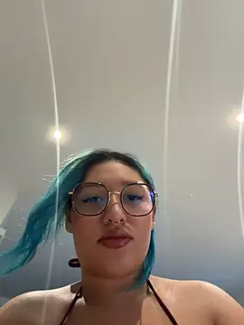 Snapshot of HATSUNE__ chatting on 06/14/26, 06:21 HATSUNE online show from 06/14/26, 06:21