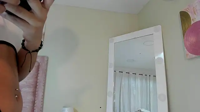 Mei Lin Luna online show from 10/04/25, 09:57