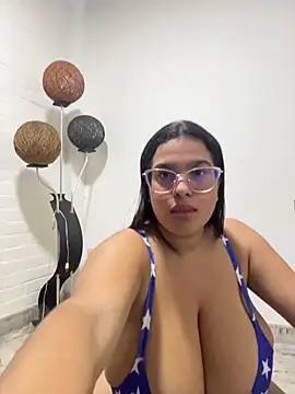 nathalia correa online show from 11/04/25, 01:59