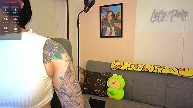 SujannaVarma  online show from 11/26/25, 10:55