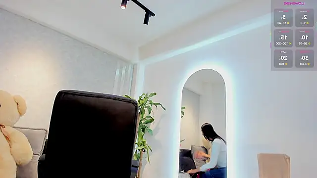 lily cash1 online show from 03/28/26, 12:16