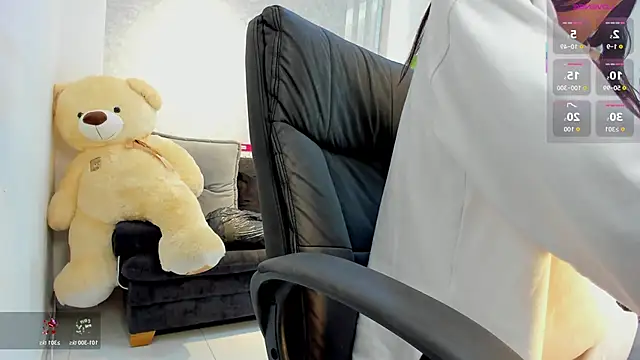 lily cash1 online show from 04/04/26, 11:40