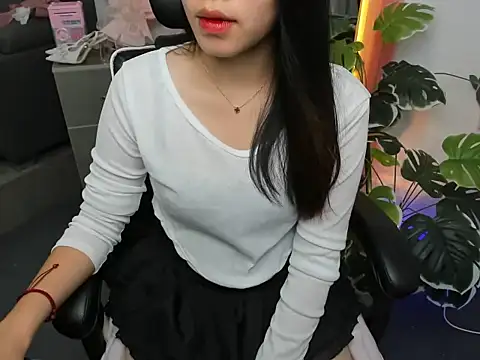 Snapshot of Xiao_cute chatting on 10/17/25, 02:19 Xiao cute online show from 10/17/25, 02:19