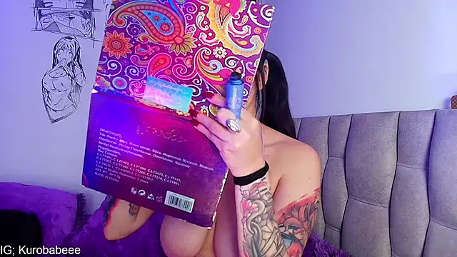 Snapshot of Kuro_Vall chatting on 09/18/25, 01:46 Kuro Vall online show from 09/18/25, 01:46