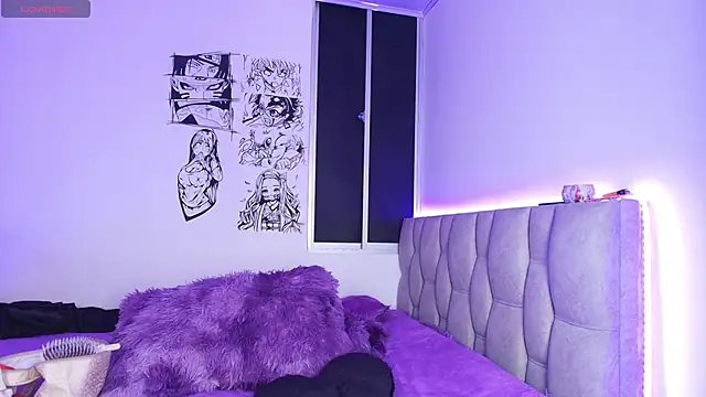 Snapshot of Kuro_Vall chatting on 11/19/25, 02:39 Kuro Vall online show from 11/19/25, 02:39