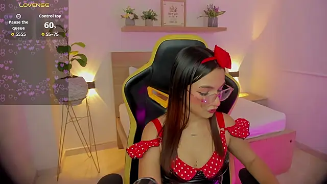 Snapshot of luma_sky_ chatting on 12/05/25, 03:26 luma sky online show from 12/05/25, 03:26