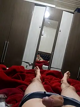 Snapshot of Gustavo198045 chatting on 10/28/25, 01:31 Gustavo198045 online show from 10/28/25, 01:31