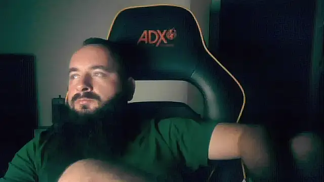 LondonMan1988 online show from 10/30/25, 06:52