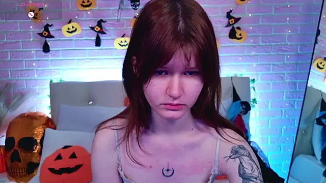 Aria Vox online show from 10/30/25, 03:41