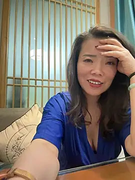 Snapshot of anna_yngs chatting on 04/24/26, 08:17 anna yngs online show from 04/24/26, 08:17