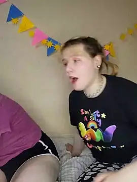 Snapshot of xrixsyx_and_ricky chatting on 09/30/25, 07:30 xrixsyx and ricky online show from 09/30/25, 07:30