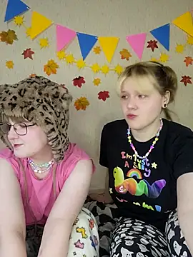 Snapshot of xrixsyx_and_ricky chatting on 10/16/25, 03:02 xrixsyx and ricky online show from 10/16/25, 03:02