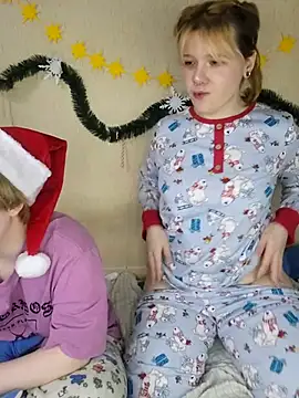 Snapshot of xrixsyx_and_ricky chatting on 12/20/25, 04:03 xrixsyx and ricky online show from 12/20/25, 04:03